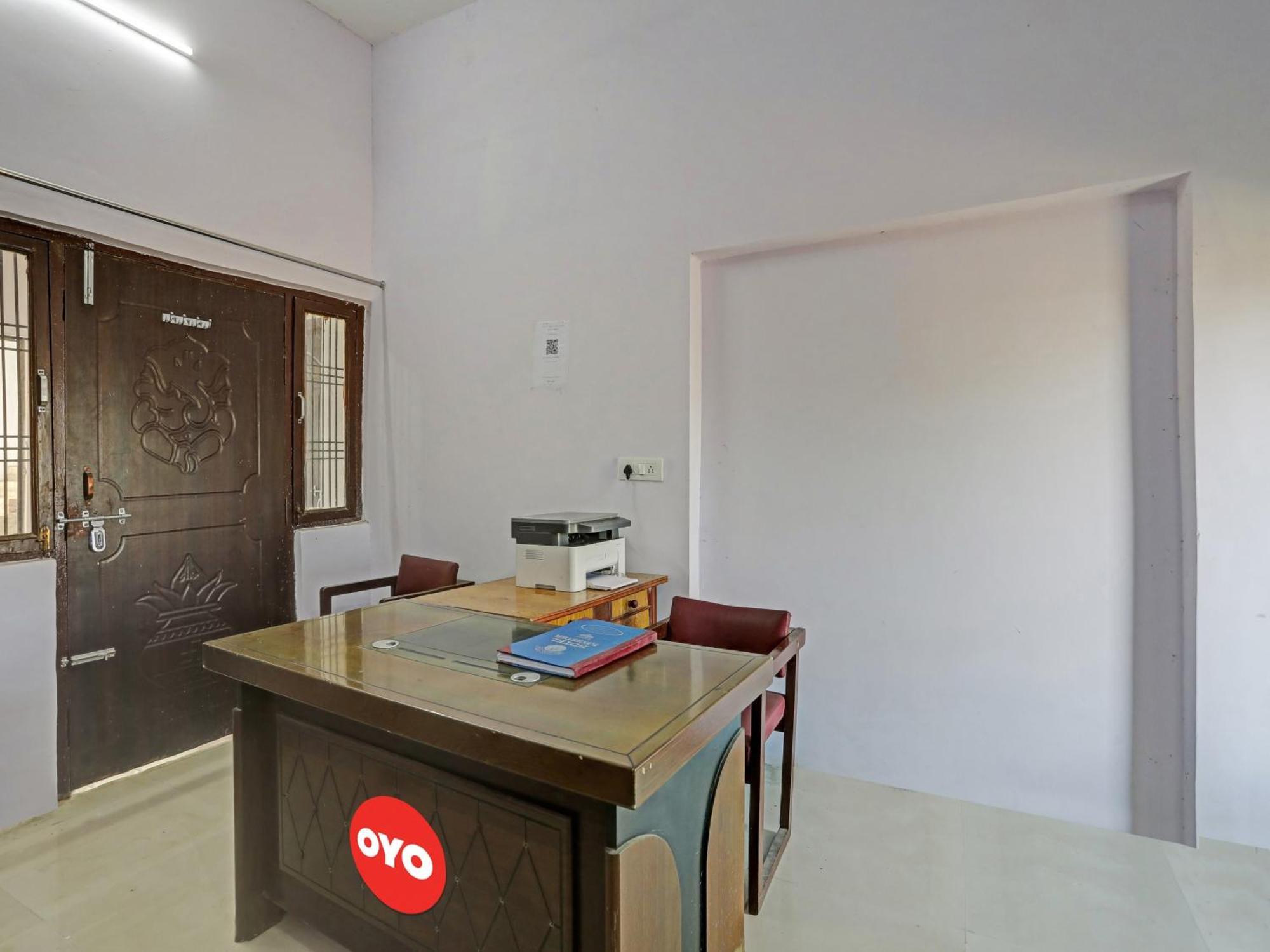 Super Hotel O Easy Stay Inn Лакхнау Экстерьер фото